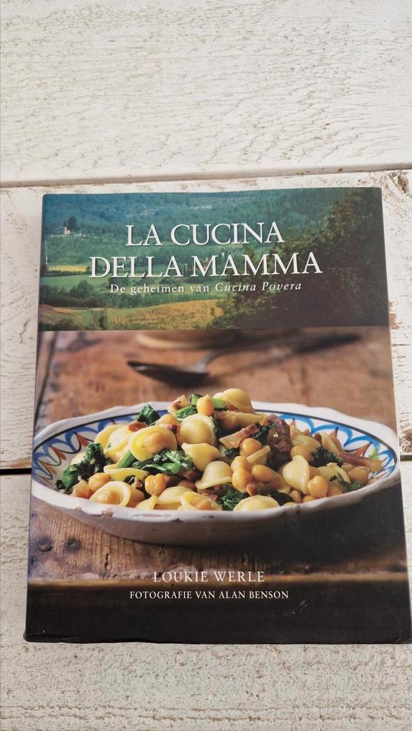 Italiaans kookboek, la cucina della mamma, Boeken, Kookboeken, Zo goed als nieuw, Italië, Ophalen of Verzenden