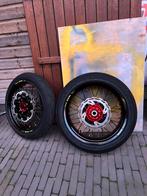 Supermoto velgen, Motoren, Ophalen