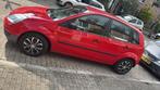 Ford Fiësta 1.25 16V 5DR 2003 Rood MET NIEUWE APK!, Auto's, Voorwielaandrijving, 600 kg, 1242 cc, 4 cilinders