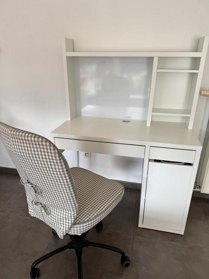 Ikea Micke bureau met opzetstuk & stoel - Wit, Huis en Inrichting, Bureaus, Gebruikt, Bureau, Ophalen