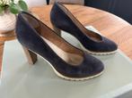 Blauwe suede pump mt 38 z.g.a.n., Blauw, Ophalen of Verzenden, Zo goed als nieuw, Pumps