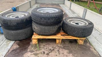 Banden met velg gebruikt 185/60-12 beschikbaar voor biedingen