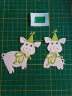 Y3 Stansjes 2 licht roze feestvarkens met mutsje, Ophalen of Verzenden, Nieuw, Kind, Overige typen