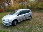 Nissan Almera Tino 1.8 2004 Grijs, Auto's, Nissan, 65 €/maand, Stof, 4 cilinders, Almera Tino