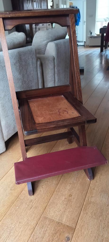 Oude bidstoel / knielbankje, Huis en Inrichting, Stoelen, Gebruikt, Eén, Hout, Stof, Bruin, Ophalen