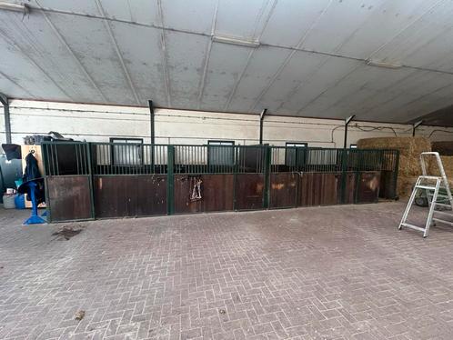 4 paardenboxen met stalwanden, Dieren en Toebehoren, Stalling en Weidegang, Stalling, 4 paarden of pony's of meer
