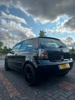 Volkswagen Polo 2002 Zwart. Sportieve look!, Voorwielaandrijving, Euro 5, 74 pk, 4 cilinders