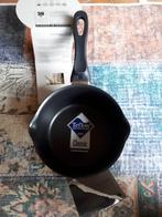 Bk steelpan 16 cm nieuw saucepan met schenktuitjes, Huis en Inrichting, Ophalen of Verzenden, Zo goed als nieuw, Rvs