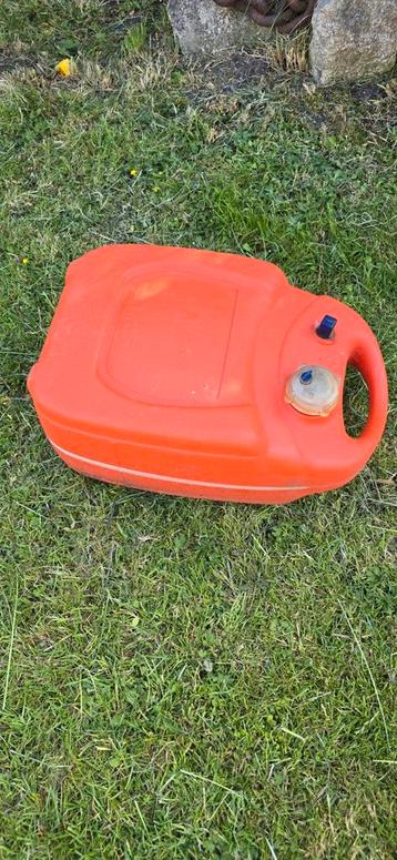 Brandstoftank 25 liter beschikbaar voor biedingen