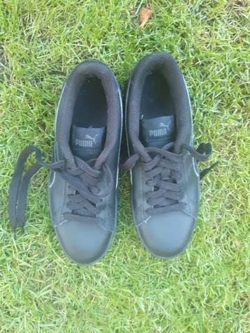 Sneakers. Puma. Jongens. 36. Zwart. Bijna nieuw. beschikbaar voor biedingen