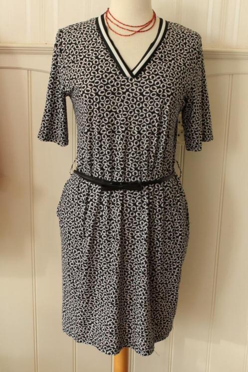 Travelstof jurk van STUDIO ANNELOES maat 40, Kleding | Dames, Jurken, Zo goed als nieuw, Maat 38/40 (M), Overige kleuren, Knielengte
