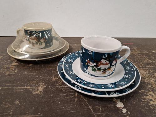 2 leuke setjes bordje en kop en schotel winter kerst, Diversen, Kerst, Nieuw, Ophalen of Verzenden