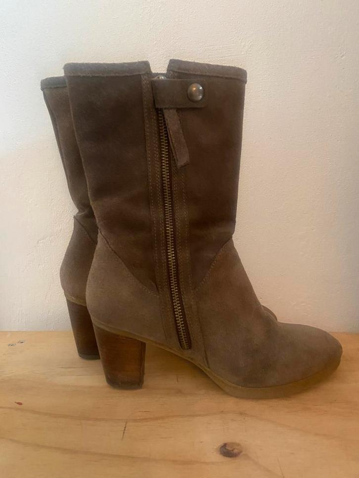 Enkellaarsjes maat 38 vergrijsd groen, Kleding | Dames, Schoenen, Zo goed als nieuw, Lage of Enkellaarzen, Groen, Ophalen