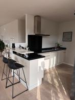 Moderne keuken met zwarte granieten blad + inbouwapparatuur, Huis en Inrichting, Keuken | Complete keukens, Ophalen, Gebruikt