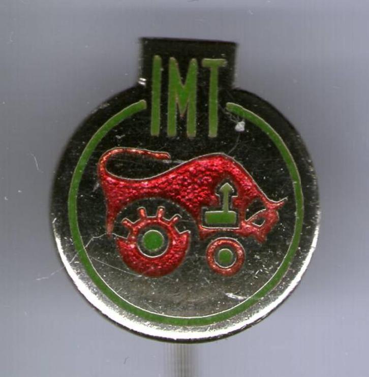 IMT tractor groen/rood op zilverkleurig speldje ( E_149a ), Verzamelen, Speldjes, Pins en Buttons, Zo goed als nieuw, Speldje of Pin
