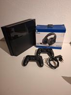 PS4 Combi Deal: 2 Controllers, Headset, Oplader, Spelcomputers en Games, Ophalen of Verzenden, Zo goed als nieuw, 1 TB, Met 2 controllers