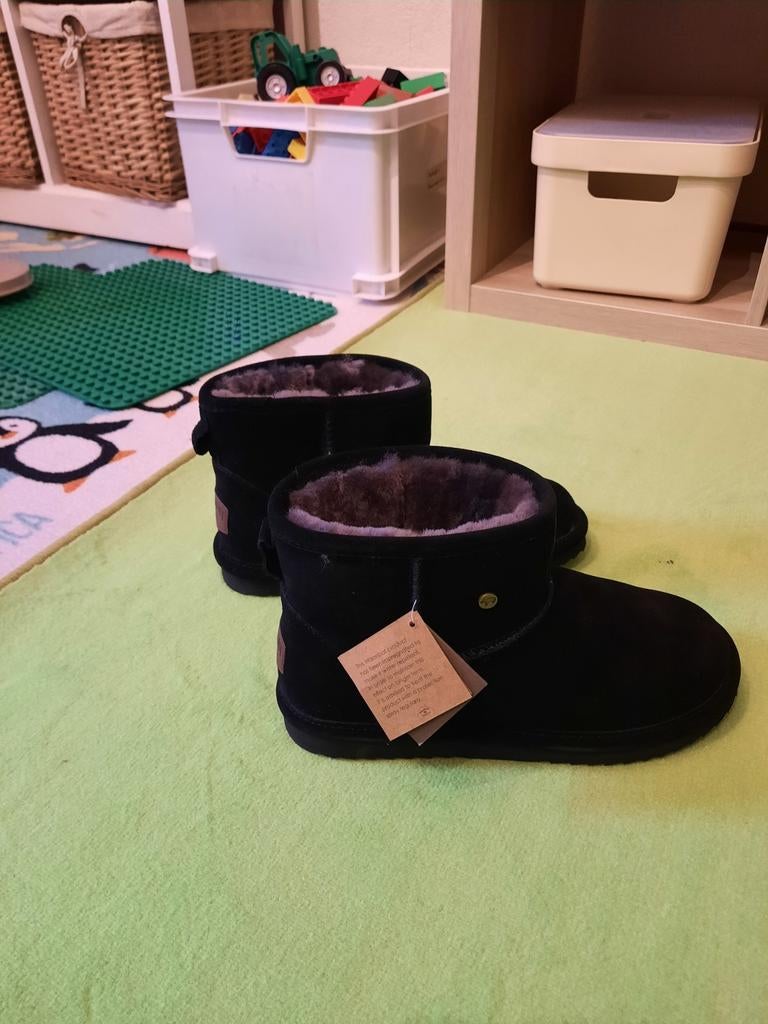 Nieuw warmbat zwart maat 40, Ophalen of Verzenden, Nieuw, Zwart, Sneakers of Gympen