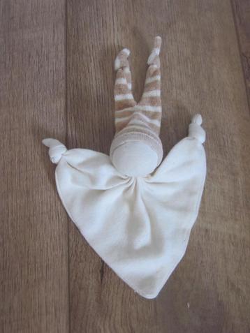 Keptin-Jr creme jersey knuffeldoek dubbel streepjes puntmuts beschikbaar voor biedingen