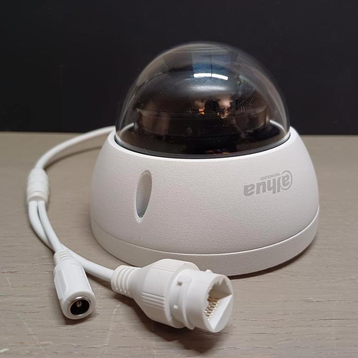DAHUA MINI DOME CAMERA HDBW1220EP PROGRESSIEF SCAN  CMOS, Audio, Tv en Foto, Videobewaking, Zo goed als nieuw, Buitencamera, Ophalen of Verzenden