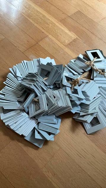 Gratis. circa 300 Gebruikte diaraampjes beschikbaar voor biedingen