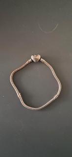 Pandora bedel armband je Leuke kinderarmband met hartje, Ophalen of Verzenden, Zo goed als nieuw, Met bedels of kralen, Zilver