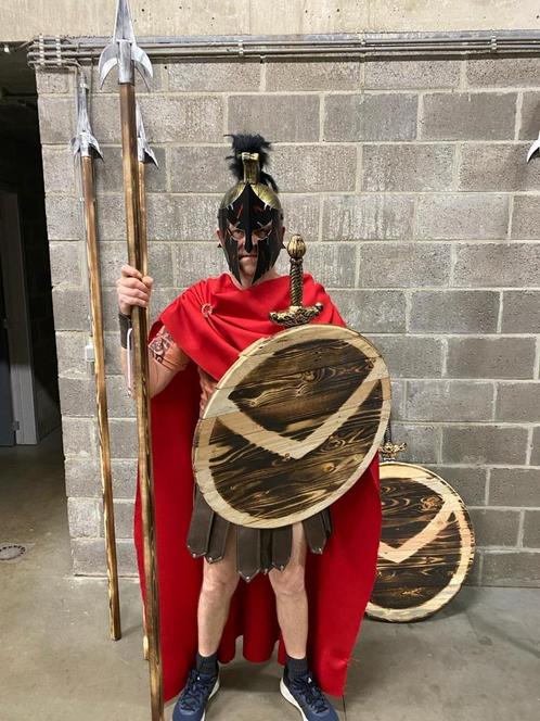 10 gladiatoren romeinse kostuums incl attributen, Kleding | Heren, Carnavalskleding en Feestkleding, Ophalen