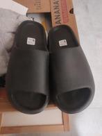 Adidas yeezy slippers vallen als 43, Kleding | Heren, Schoenen, Ophalen of Verzenden