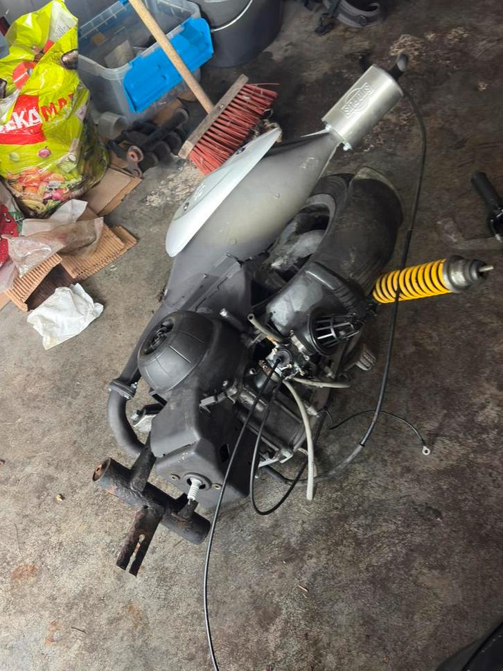 70cc blok piaggio, Fietsen en Brommers, Scooters | Piaggio, Zo goed als nieuw, Overige modellen, Tweetakt, Ophalen