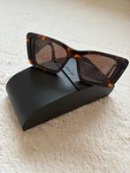 PRADA zonnbril, Zonnebril, Ophalen of Verzenden, Zo goed als nieuw, Prada