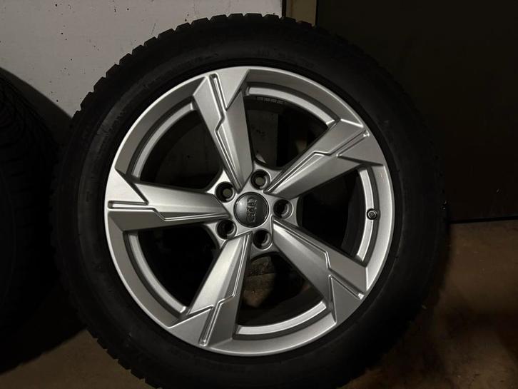 Audi 18 inch 5x112 Bridgestone TPMS winterbanden, Auto-onderdelen, Banden en Velgen, Banden en Velgen, Winterbanden, 18 inch, 225 mm