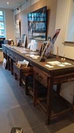 antieke werkbank uit ongeveer 1900 en antieke vitrine/balie, Zakelijke goederen, Kantoor en Winkelinrichting | Kantoormeubilair en Inrichting