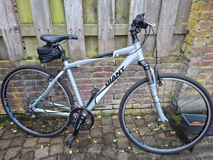 Giant Aluxx 6000 series X-Sport-2, Fietsen en Brommers, Fietsen | Racefietsen, Zo goed als nieuw, Giant, Meer dan 20 versnellingen