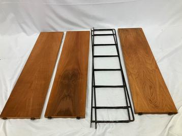 Nisse Strinning vintage wandrek met 3 legplanken beschikbaar voor biedingen