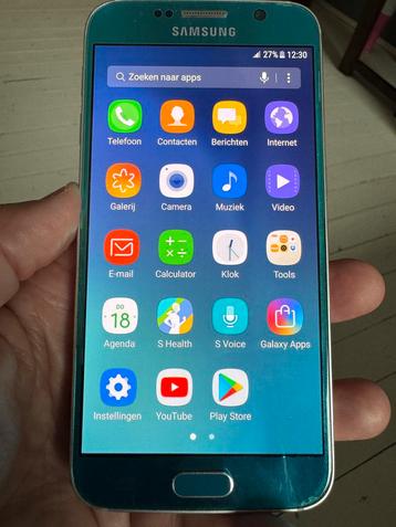 Samsung Galaxy S6 werkt goed! Met 4 hoesjes en oplader. beschikbaar voor biedingen