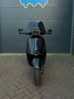 Vespa sprint 80cc, Fietsen en Brommers, Scooters | Vespa, Ophalen, Maximaal 45 km/u, Vespa S, Zo goed als nieuw