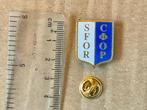 SFOR Pin, Verzamelen, Ophalen of Verzenden, Landmacht, Nederland, Embleem of Badge