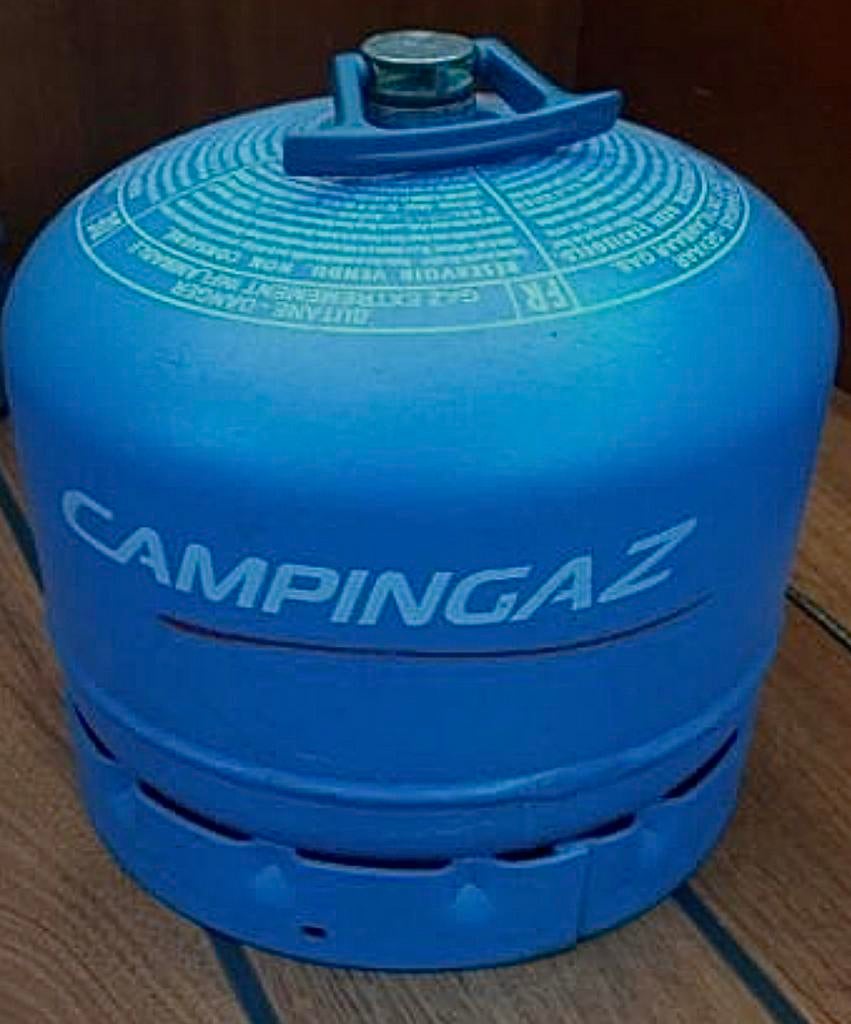 Campingaz / Campinggas 904 ; ‘middelste fles’ met beetje gas, Caravans en Kamperen, Kampeeraccessoires, Ophalen of Verzenden, Zo goed als nieuw