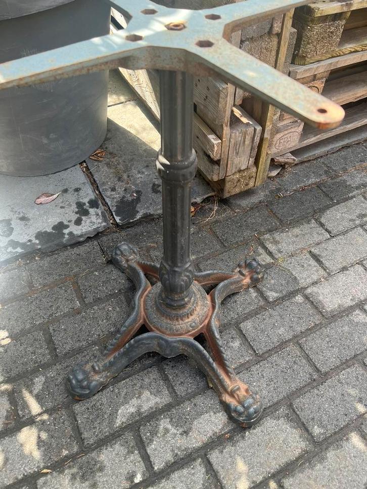 Giet ijzeren tafel poot, Tuin en Terras, Tuinvazen, Zo goed als nieuw, Ophalen of Verzenden