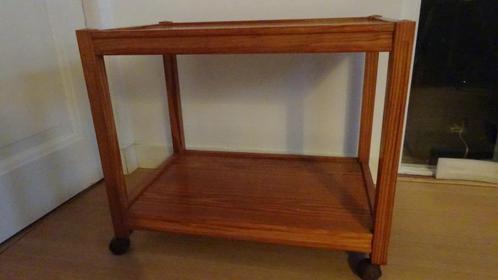 theetafel jaren 70 hout retro vintage 68x45x45 cm must have, Verzamelen, Retro, Huis en Inrichting, Ophalen of Verzenden
