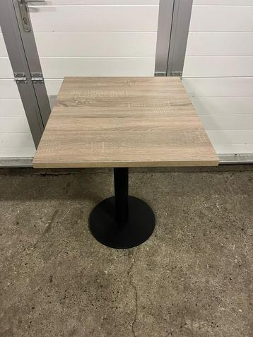 30 stuks bistro restaurant tafels 60x70 cm houtlook beschikbaar voor biedingen