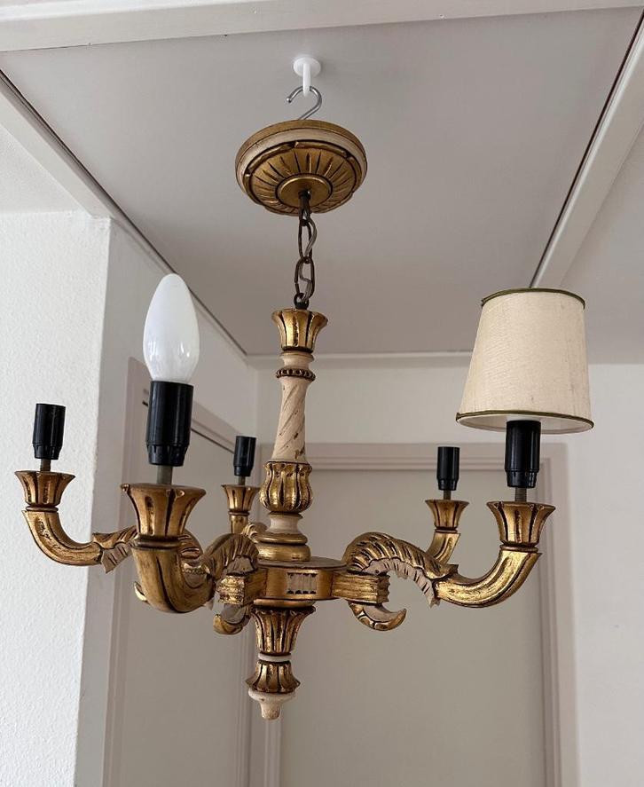 Houten klassieke kroonluchter, goudkleurige finish, Huis en Inrichting, Lampen | Kroonluchters, Gebruikt, Hout, Ophalen