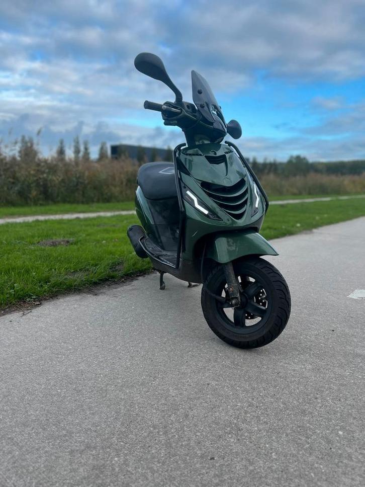 piaggio zip 4t 2v bouwjaar 2017, Fietsen en Brommers, Scooters | Piaggio, Gebruikt, Zip, Benzine, Ophalen of Verzenden