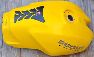 Ducati Monster Benzine tank beschikbaar voor biedingen