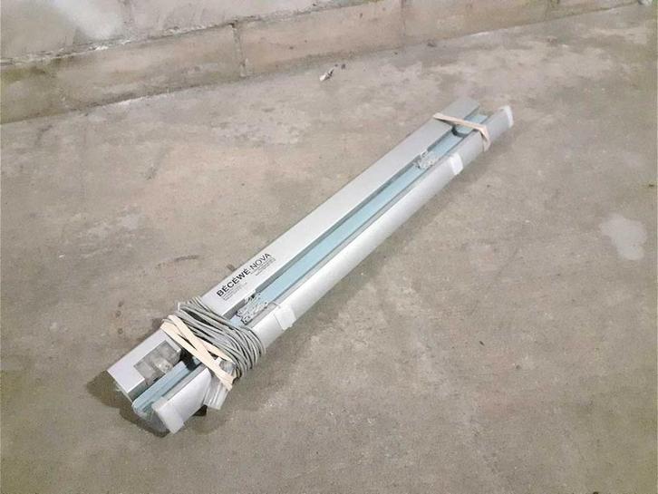 Alu ZILVER 'luxaflex' B46 x H104 cm jaloezieën lamellen.. b4, Huis en Inrichting, Stoffering | Gordijnen en Lamellen, Zo goed als nieuw