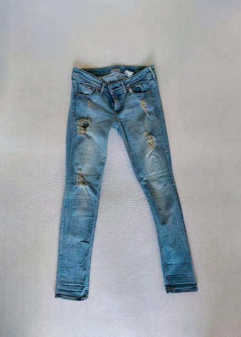 H&M Skinny Low Waist Jeans - Maat 29/30 - Met destroyed deta, Kleding | Dames, Spijkerbroeken en Jeans, Zo goed als nieuw, W28 - W29 (confectie 36)