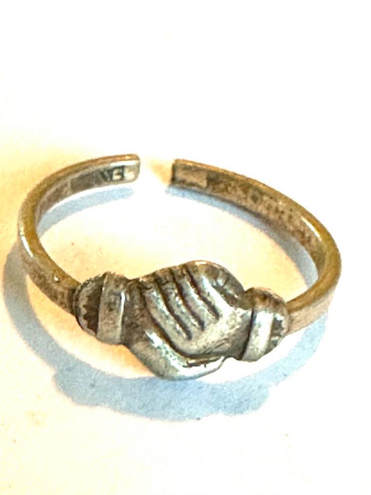 Vintage zilveren vriendschaps “kinder” ringetje, Sieraden, Tassen en Uiterlijk, Ringen, Gebruikt, Dame, Kleiner dan 17, Zilver