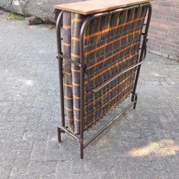 Stretcher, met matrasje - inklapbaar. beschikbaar voor biedingen