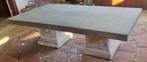 BETONNEN TAFEL MET 2 ZUILEN / 250 x 125 cm, Tuin en Terras, Tuintafels, Ophalen, Huis en tuin decoratie Marie, Peize, Info@huisentuindecoratiemarie.nl