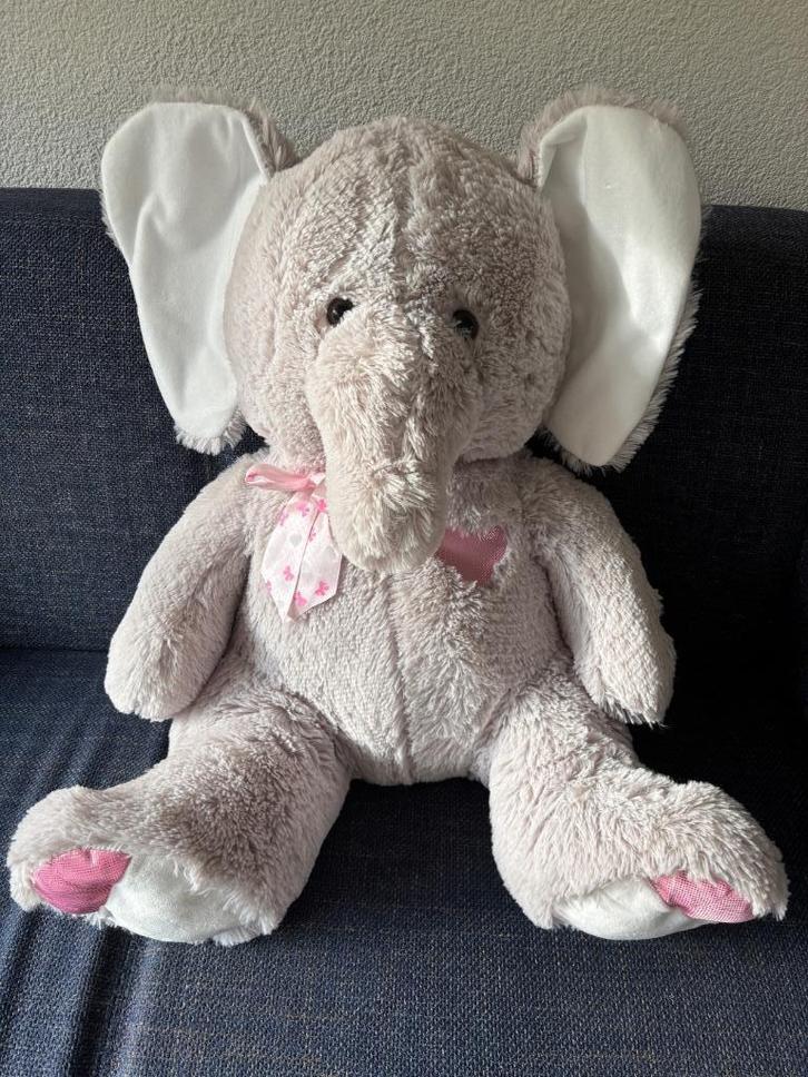 Grote knuffel olifant grijs met wit roze accenten Nicky Toy, Kinderen en Baby's, Speelgoed | Knuffels en Pluche, Zo goed als nieuw