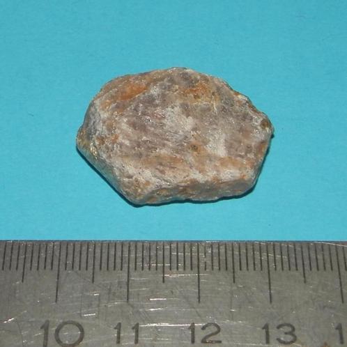 Robijn - Tanzania - steen W, Verzamelen, Mineralen en Fossielen, Mineraal, Verzenden